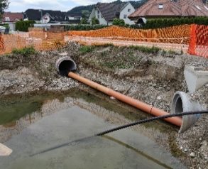 izveden izkop R-2 objekta in izvedba PVC začasne kanalizacije
